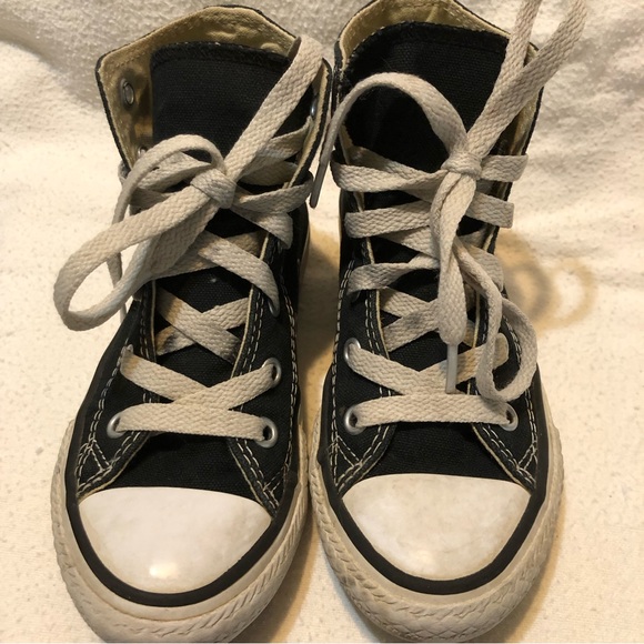 Kid’s High Top Converse All Star Youth size 11 in classic black - Picture 9 of 10
